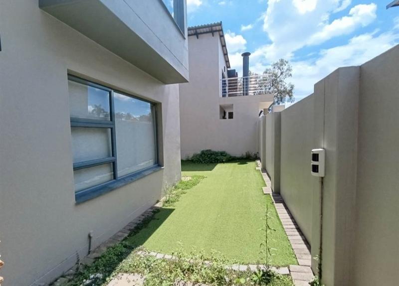 3 Bedroom Property for Sale in Glen Marais Gauteng