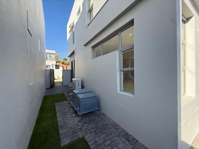 3 Bedroom Property for Sale in Bryanston Gauteng