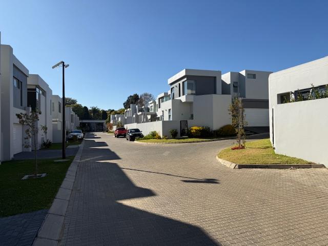 3 Bedroom Property for Sale in Bryanston Gauteng