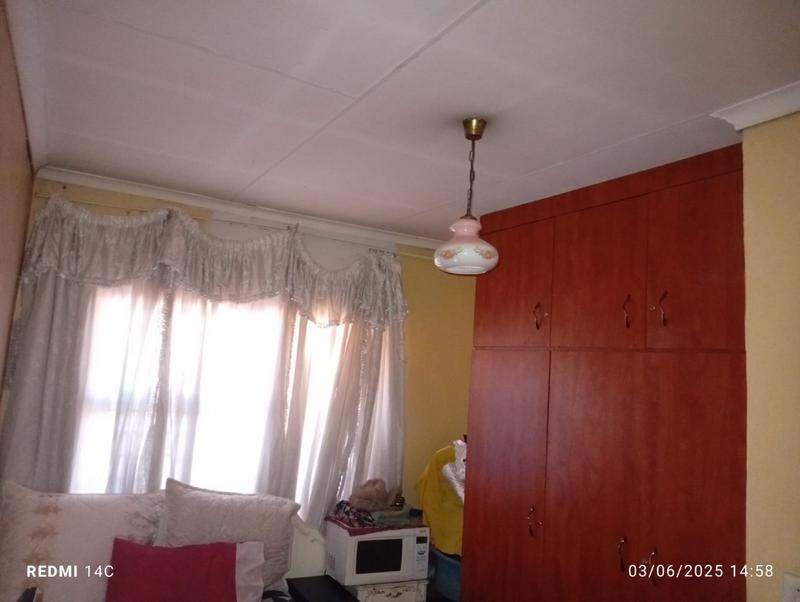 2 Bedroom Property for Sale in Emdeni Gauteng