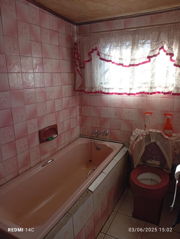 2 Bedroom Property for Sale in Emdeni Gauteng