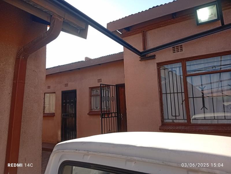 2 Bedroom Property for Sale in Emdeni Gauteng