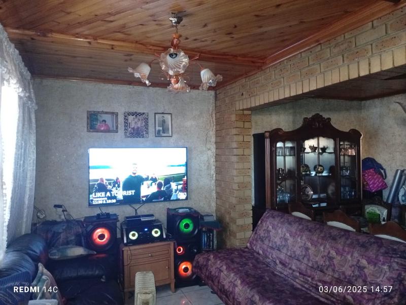 2 Bedroom Property for Sale in Emdeni Gauteng
