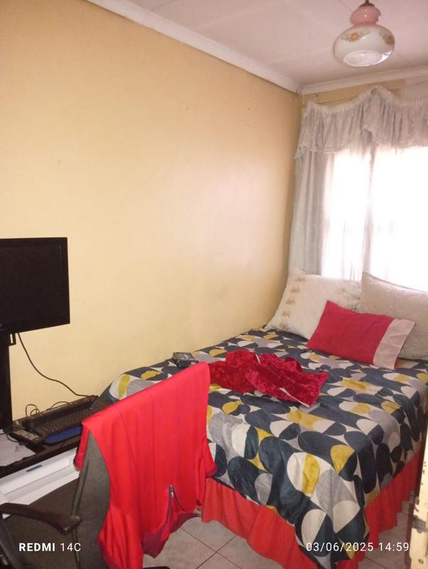 2 Bedroom Property for Sale in Emdeni Gauteng