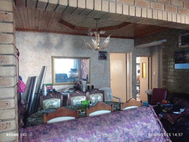 2 Bedroom Property for Sale in Emdeni Gauteng