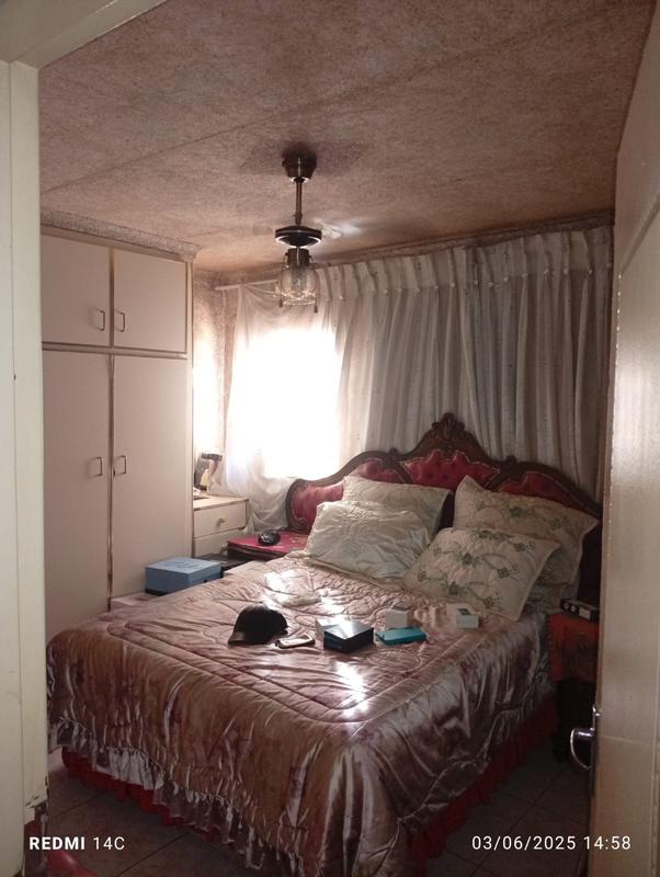 2 Bedroom Property for Sale in Emdeni Gauteng