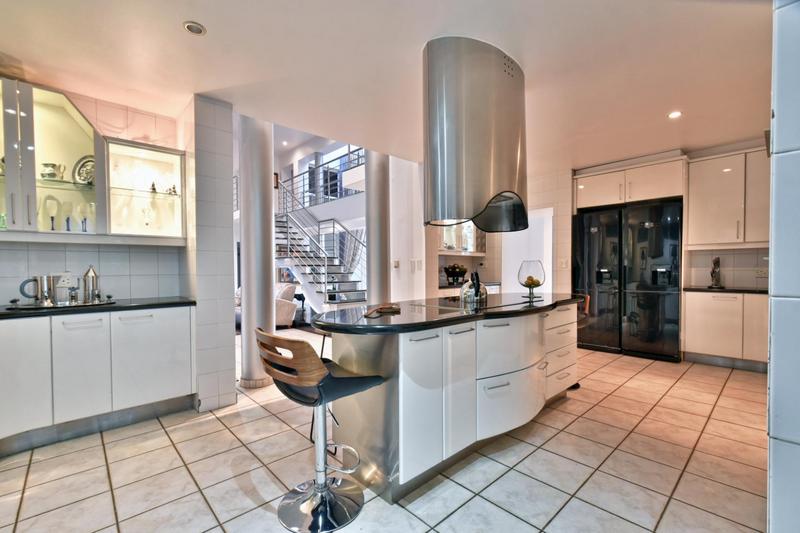 5 Bedroom Property for Sale in Glenvista Gauteng
