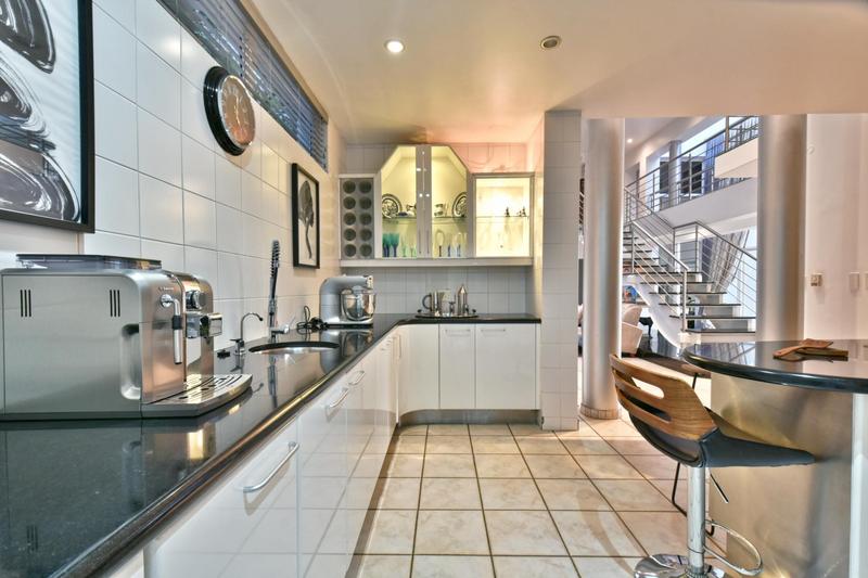 5 Bedroom Property for Sale in Glenvista Gauteng