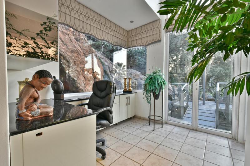 5 Bedroom Property for Sale in Glenvista Gauteng