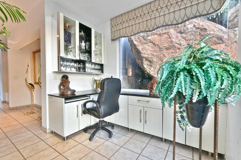 5 Bedroom Property for Sale in Glenvista Gauteng