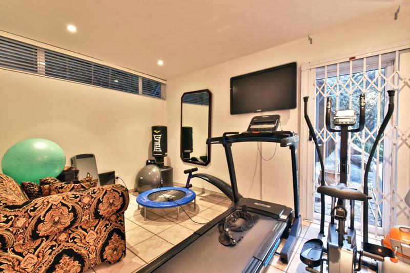 5 Bedroom Property for Sale in Glenvista Gauteng
