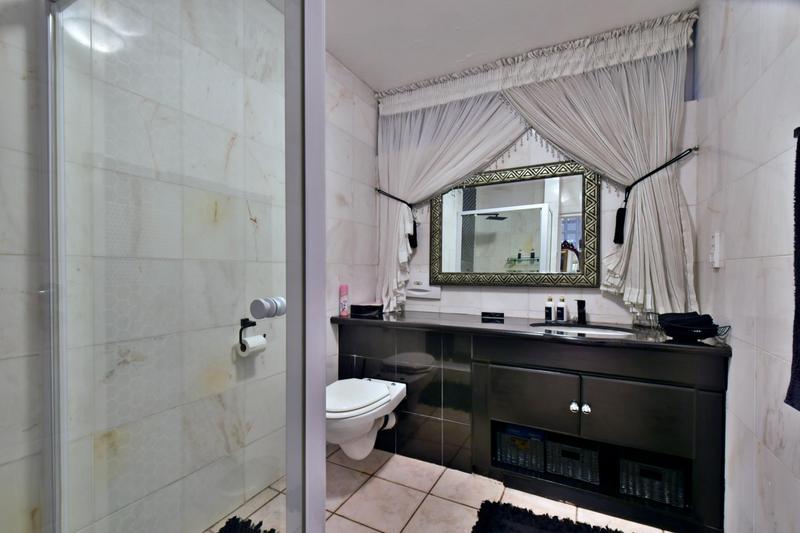 5 Bedroom Property for Sale in Glenvista Gauteng