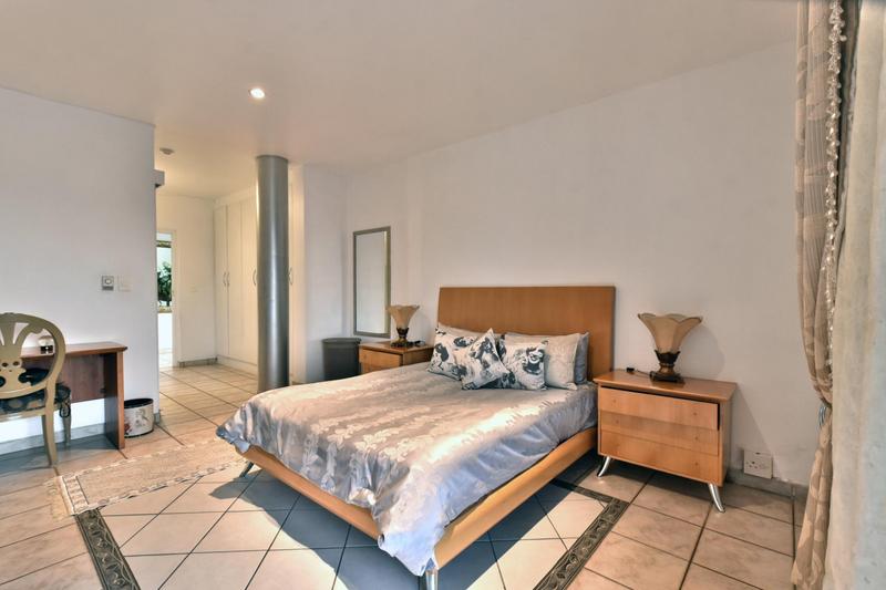 5 Bedroom Property for Sale in Glenvista Gauteng