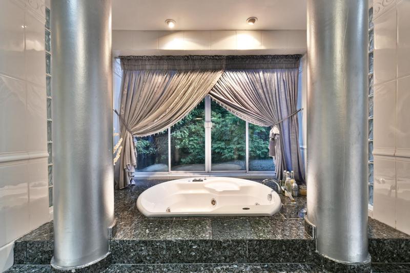 5 Bedroom Property for Sale in Glenvista Gauteng