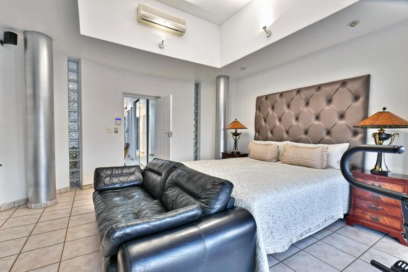5 Bedroom Property for Sale in Glenvista Gauteng