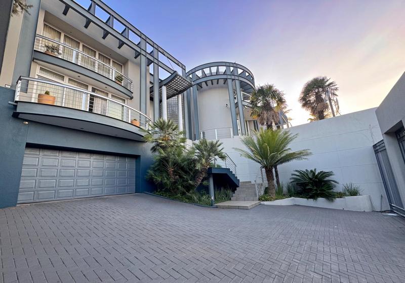 5 Bedroom Property for Sale in Glenvista Gauteng