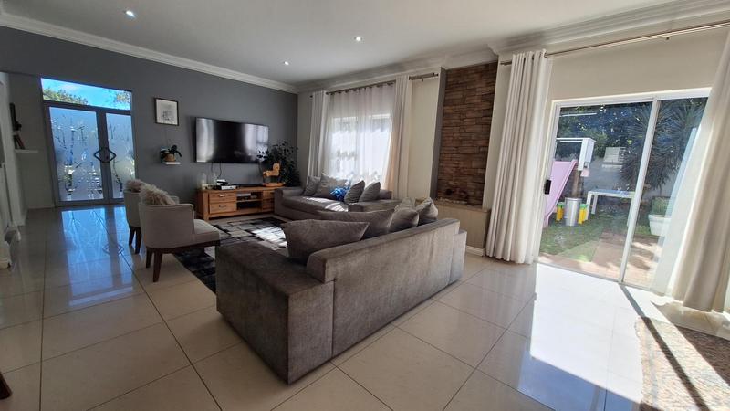 To Let 4 Bedroom Property for Rent in Midstream Estate Gauteng
