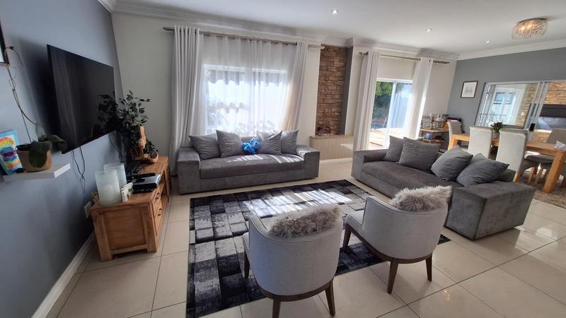To Let 4 Bedroom Property for Rent in Midstream Estate Gauteng