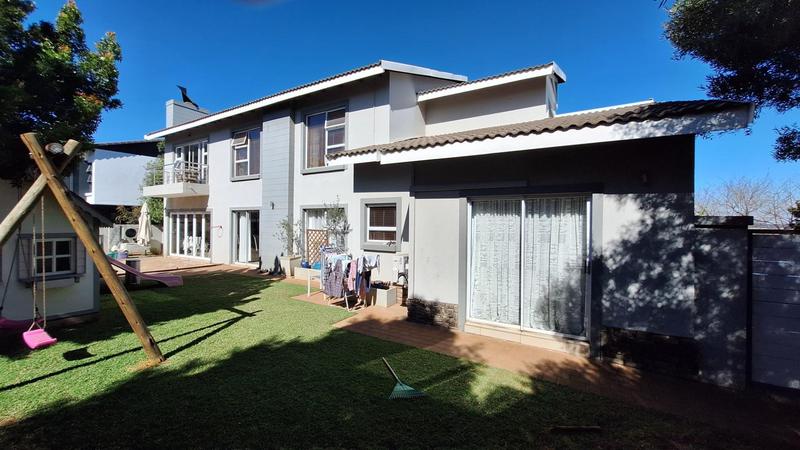 To Let 4 Bedroom Property for Rent in Midstream Estate Gauteng