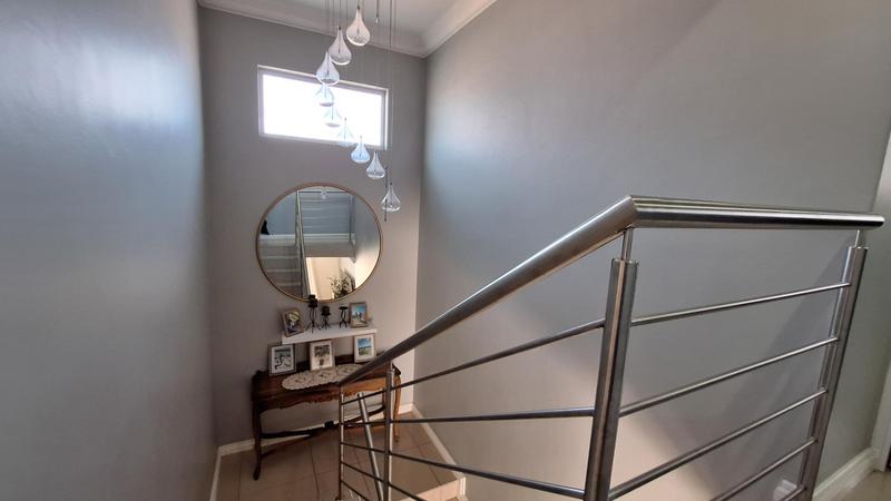 To Let 4 Bedroom Property for Rent in Midstream Estate Gauteng