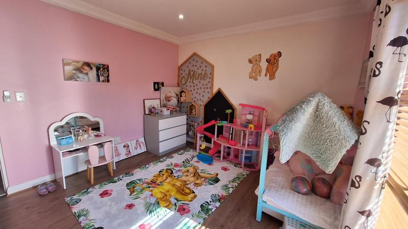 To Let 4 Bedroom Property for Rent in Midstream Estate Gauteng