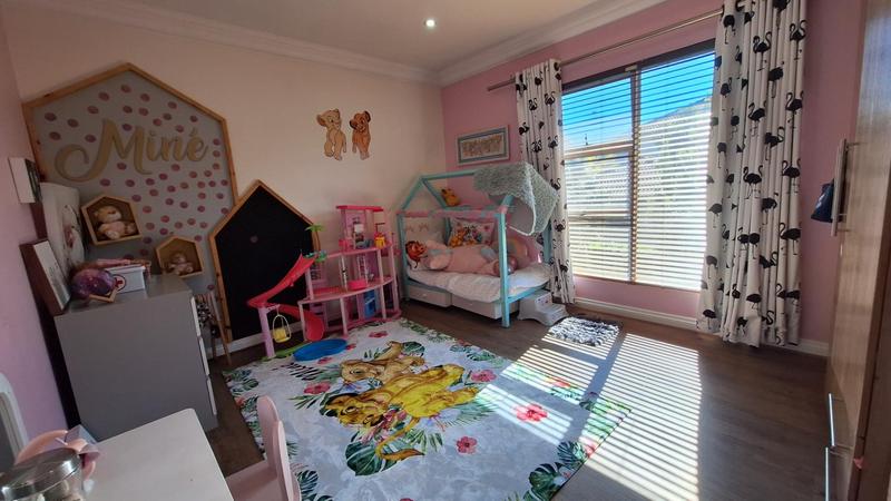 To Let 4 Bedroom Property for Rent in Midstream Estate Gauteng