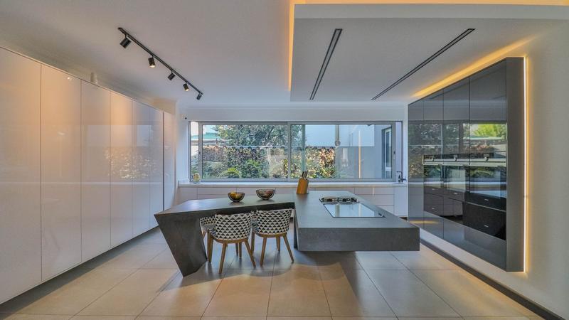 5 Bedroom Property for Sale in Midstream Estate Gauteng
