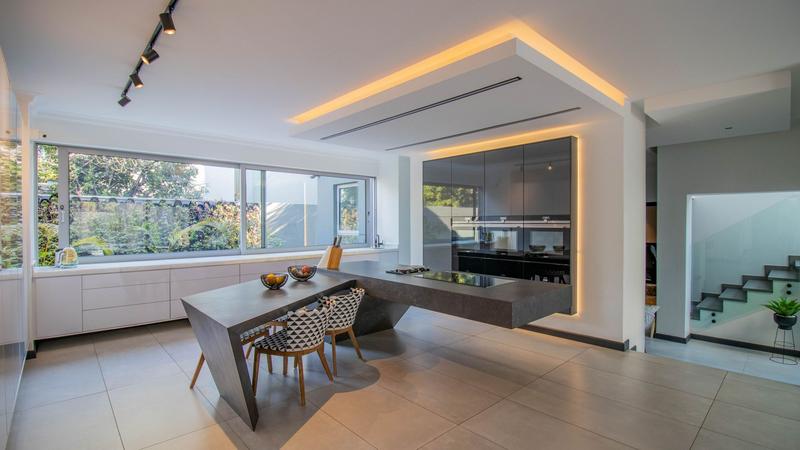 5 Bedroom Property for Sale in Midstream Estate Gauteng