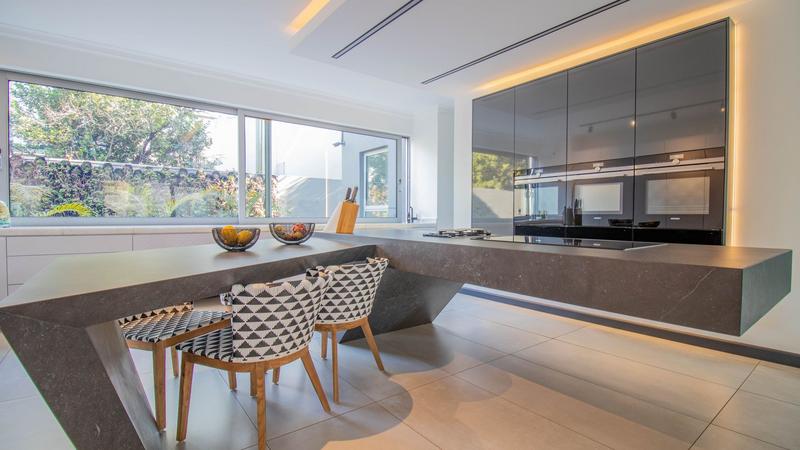 5 Bedroom Property for Sale in Midstream Estate Gauteng