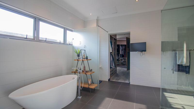 5 Bedroom Property for Sale in Midstream Estate Gauteng
