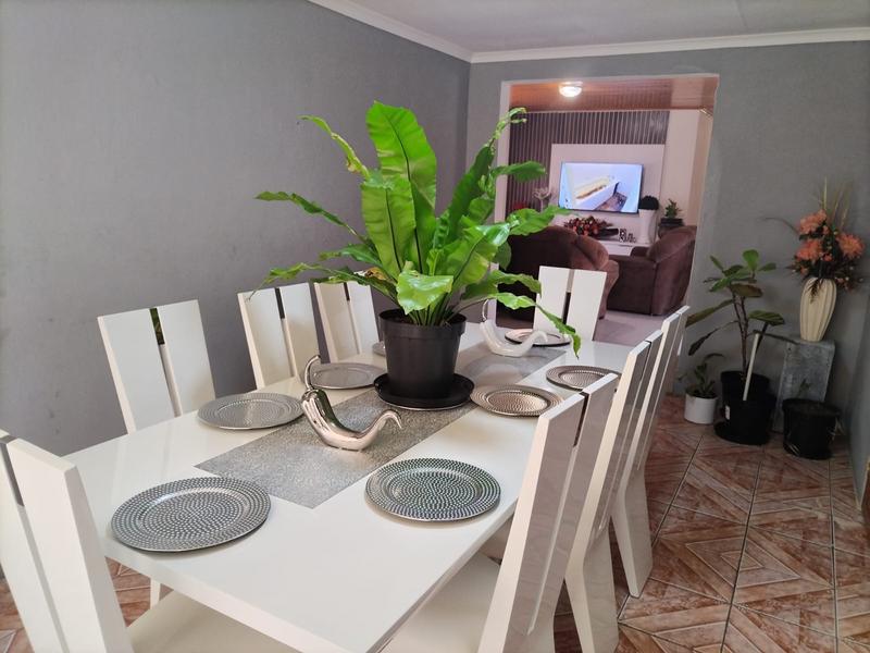 4 Bedroom Property for Sale in Xavier Reef Estates Gauteng