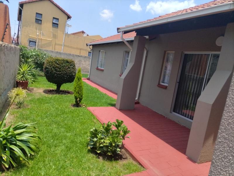 4 Bedroom Property for Sale in Xavier Reef Estates Gauteng