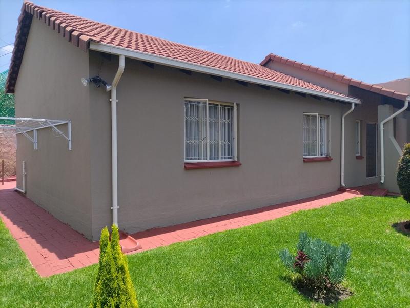 4 Bedroom Property for Sale in Xavier Reef Estates Gauteng