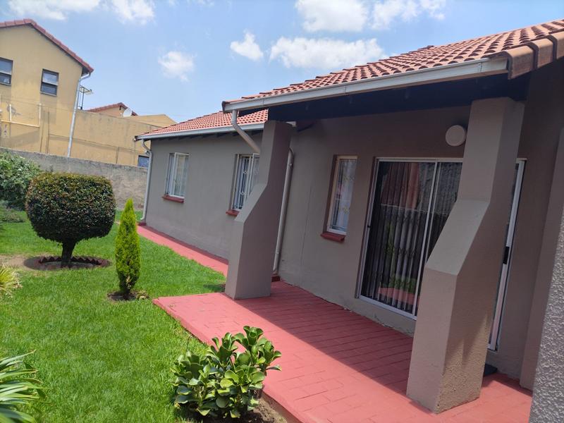 4 Bedroom Property for Sale in Xavier Reef Estates Gauteng