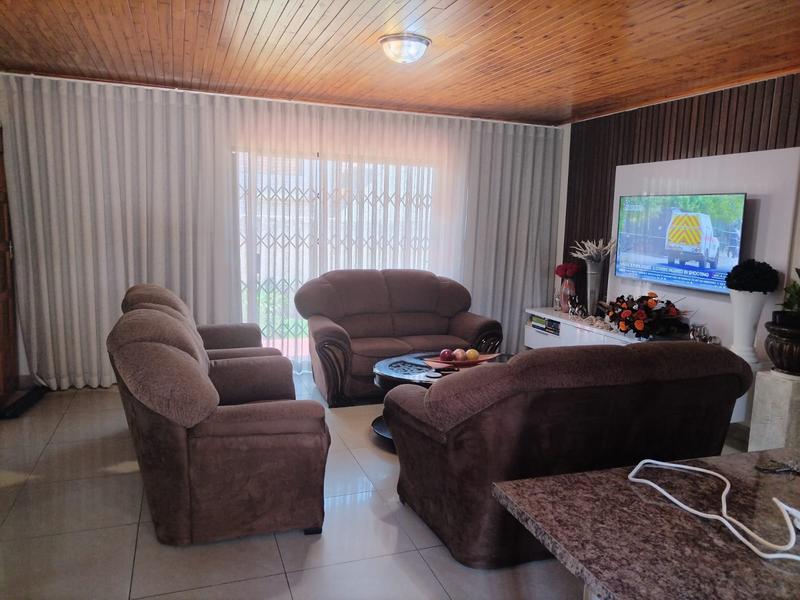 4 Bedroom Property for Sale in Xavier Reef Estates Gauteng