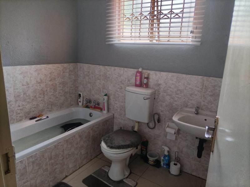 4 Bedroom Property for Sale in Xavier Reef Estates Gauteng