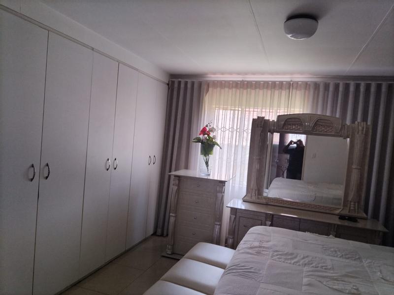 4 Bedroom Property for Sale in Xavier Reef Estates Gauteng