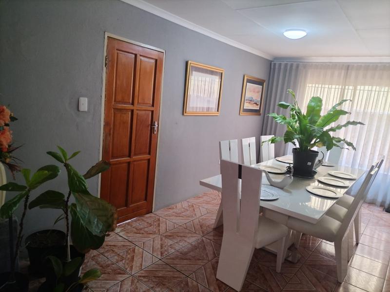 4 Bedroom Property for Sale in Xavier Reef Estates Gauteng