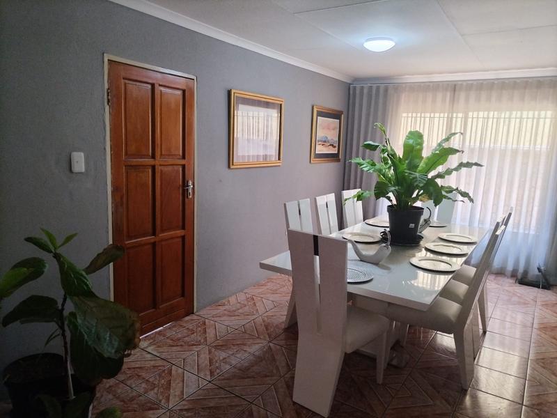 4 Bedroom Property for Sale in Xavier Reef Estates Gauteng