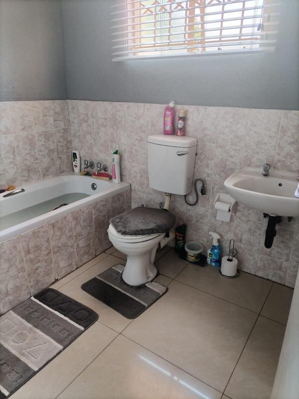 4 Bedroom Property for Sale in Xavier Reef Estates Gauteng