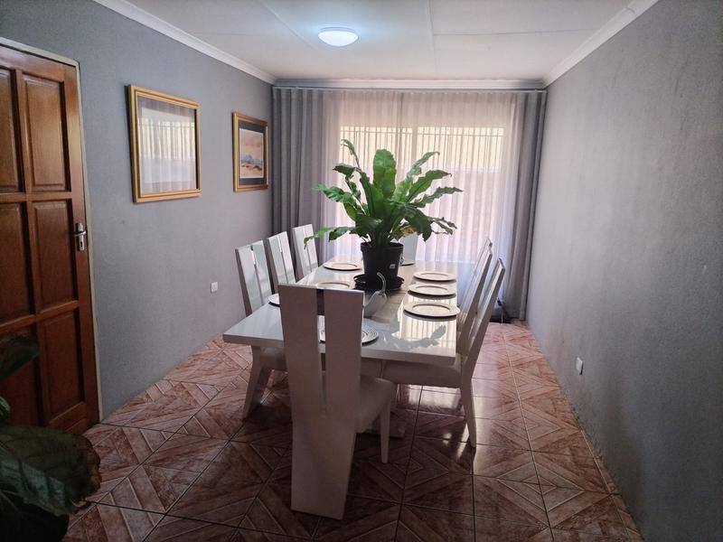 4 Bedroom Property for Sale in Xavier Reef Estates Gauteng