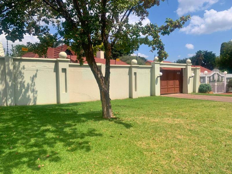 7 Bedroom Property for Sale in Farrarmere Gauteng