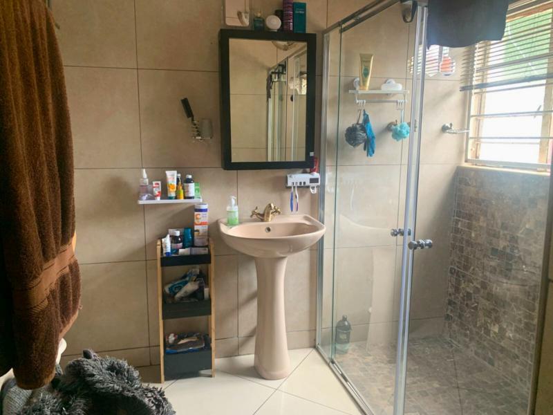 7 Bedroom Property for Sale in Farrarmere Gauteng