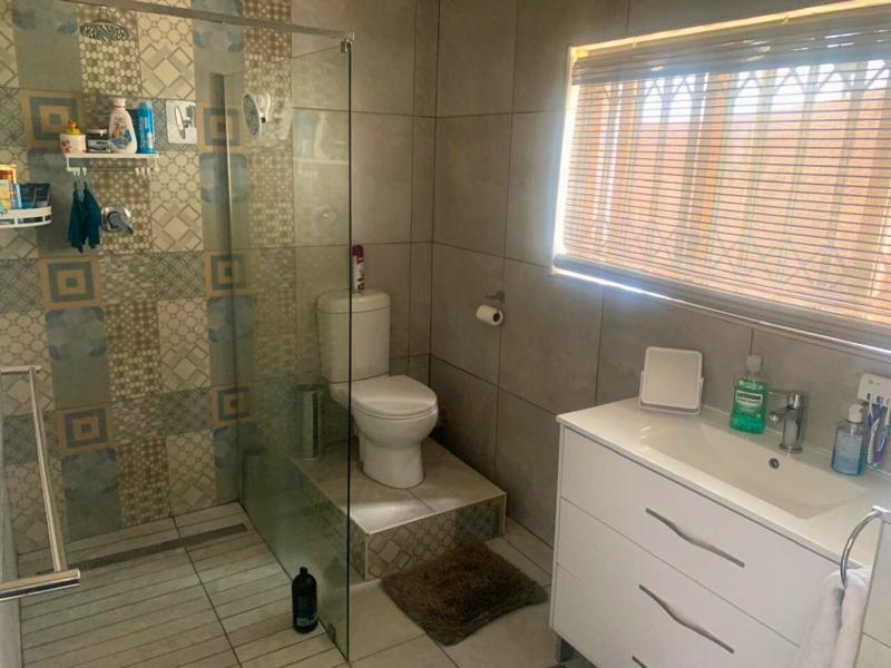 7 Bedroom Property for Sale in Farrarmere Gauteng