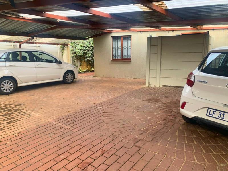 7 Bedroom Property for Sale in Farrarmere Gauteng