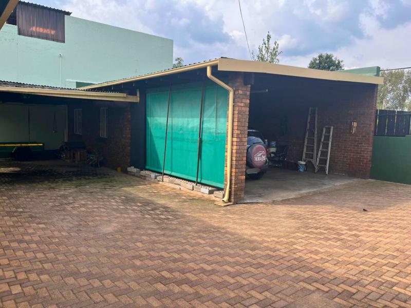 3 Bedroom Property for Sale in Western Gauteng