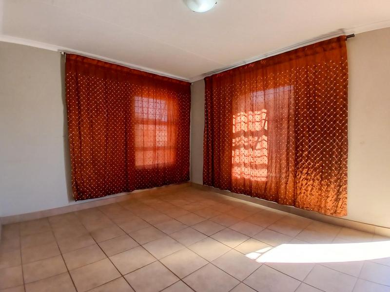 3 Bedroom Property for Sale in Protea Glen Gauteng
