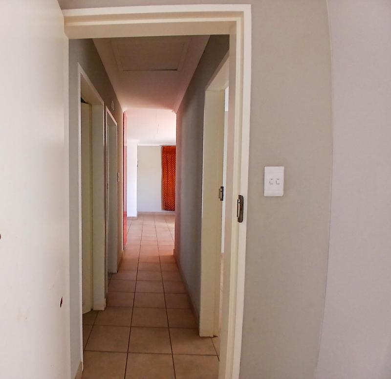3 Bedroom Property for Sale in Protea Glen Gauteng