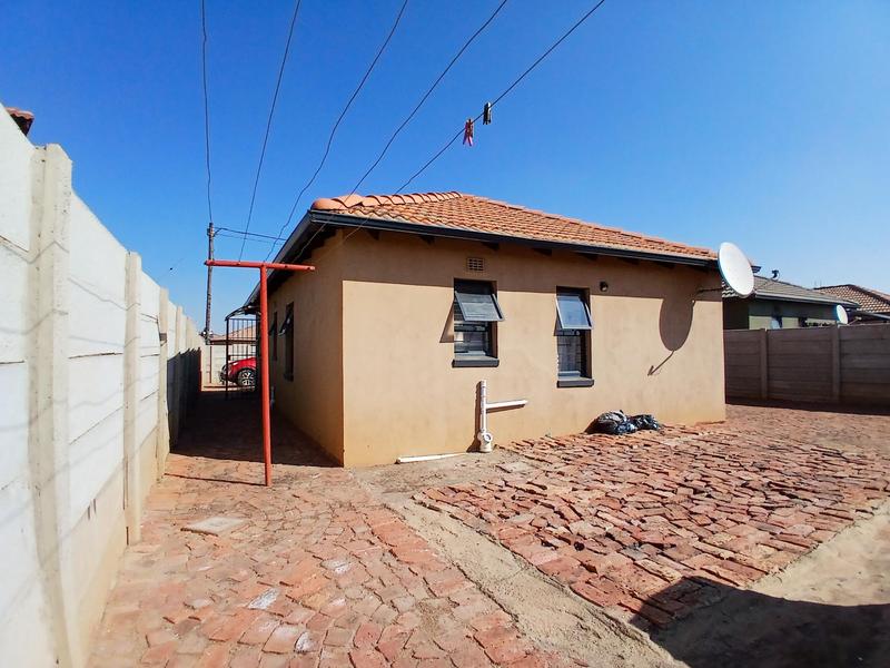 3 Bedroom Property for Sale in Protea Glen Gauteng