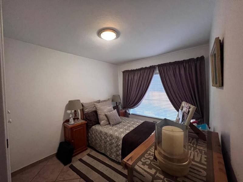 2 Bedroom Property for Sale in Magalieskruin Gauteng